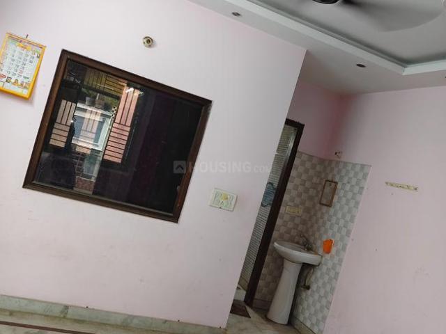Flat for sale in North Delhi, Deri