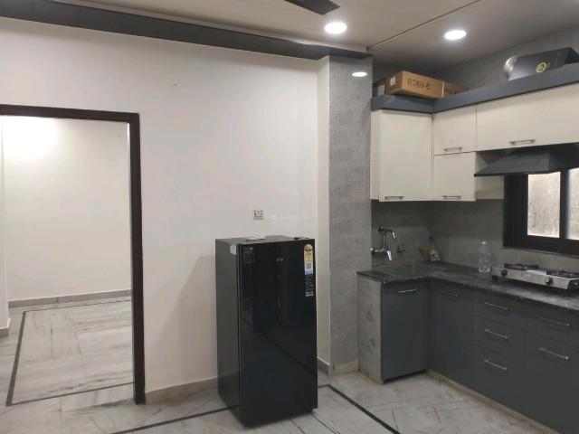 Flat for rent in North West Delhi, Deri