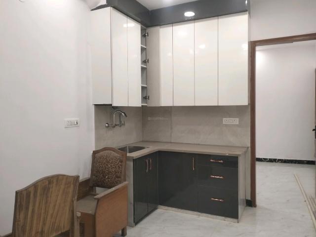 Flat for sale in North West Delhi, Deri