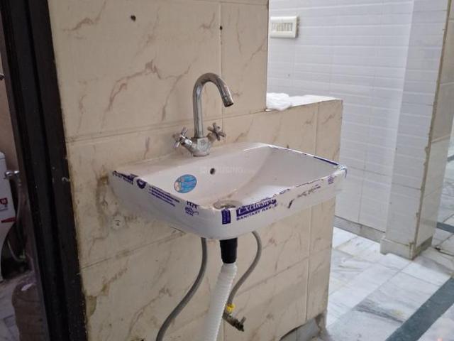 Flat for rent in West Delhi, Deri