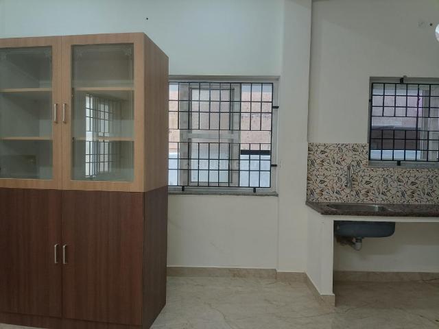 Flat for rent in Kodambakkam, Tamil Nadu