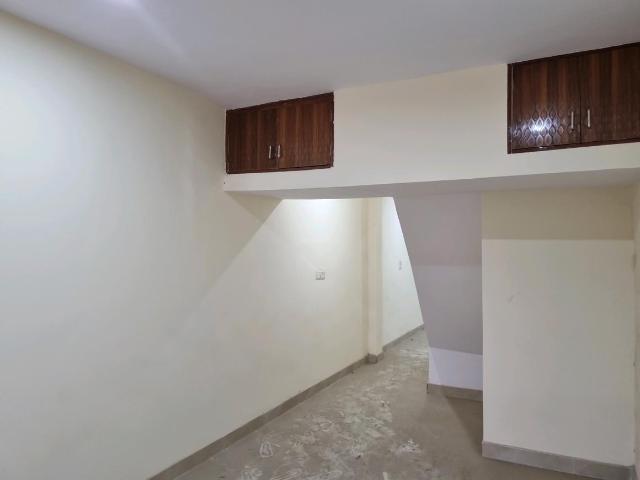 Flat for rent in West Delhi, Deri