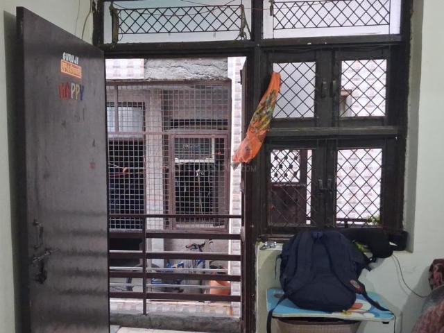 Flat for sale in South West Delhi, Deri