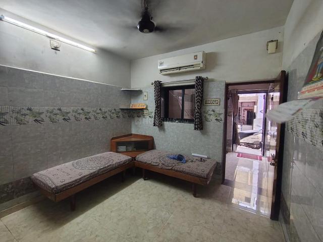 Flat for rent in Sarkhej, Gujarat