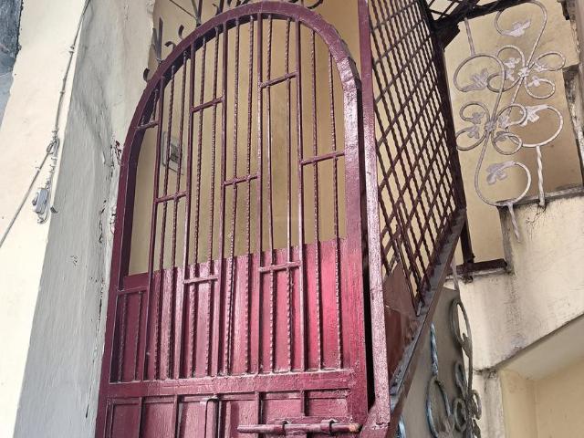 Flat for sale in West Delhi, Deri