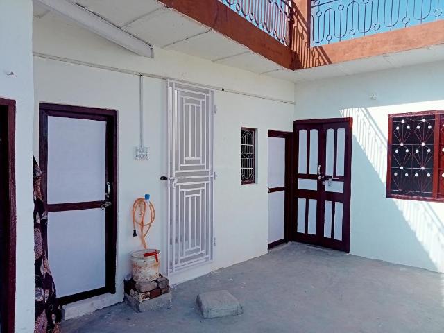 House for sale in North West Delhi, Deri