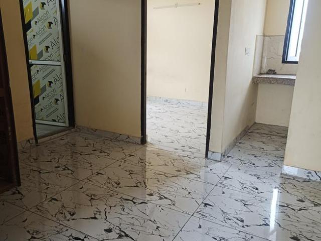 House for rent in East Delhi, Deri