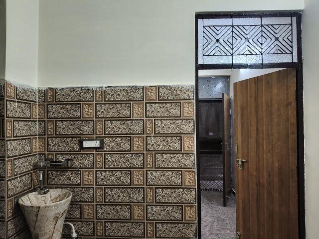 House for rent in Mohan Garden, Delhi