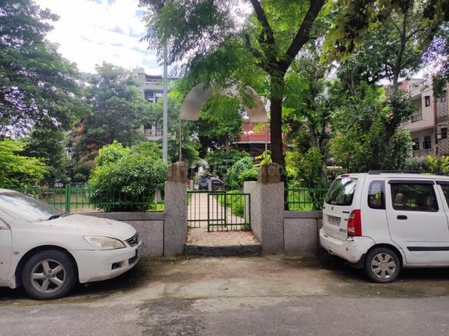 House for sale in North West Delhi, Deri