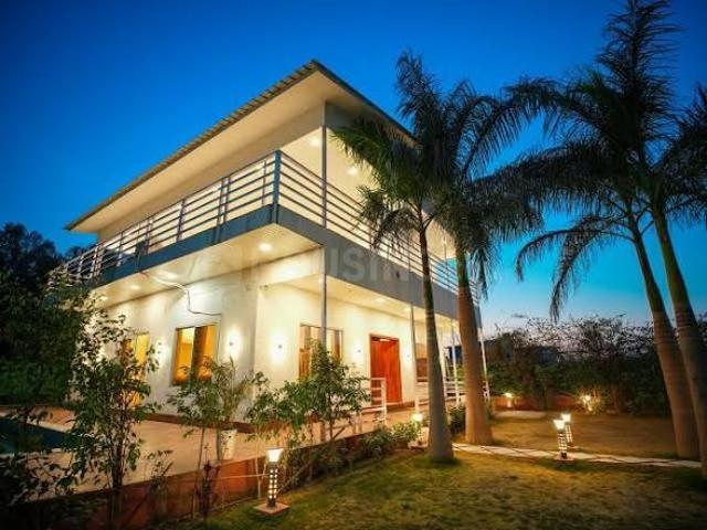 House for sale in North East Delhi, Deri
