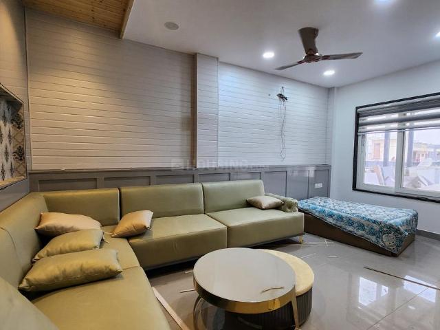 Flat for rent in North West Delhi, Deri