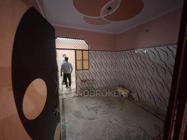 Property for rent in Deri