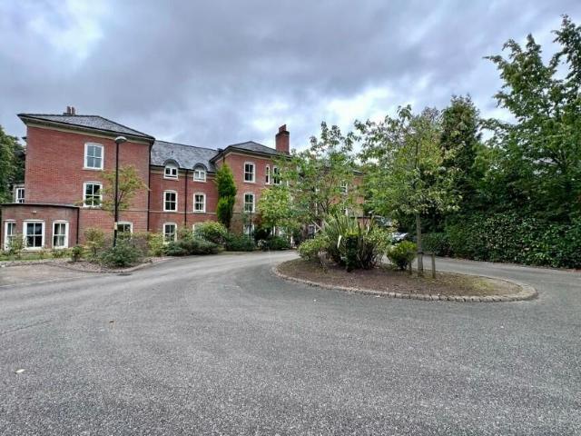 Apartment for rent in Markland Hill, Lee Bank