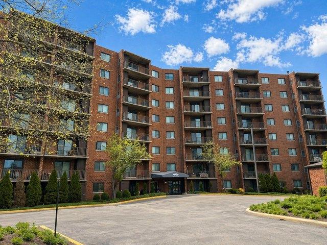 Condo for sale in Bloomingdale, Illinois