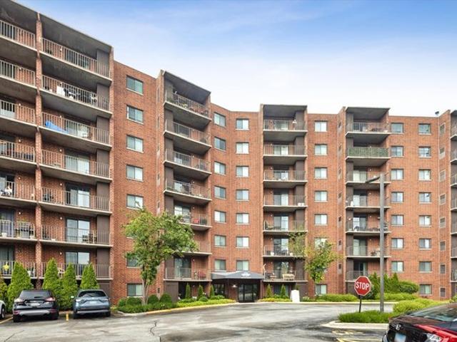 Condo for sale in Bloomingdale, Illinois