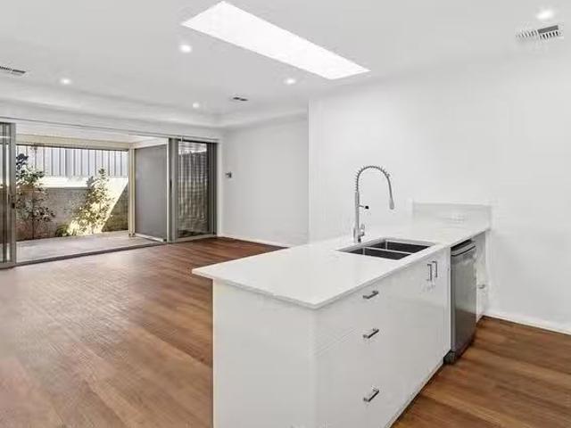 House for rent in Kardinya, Western Australia
