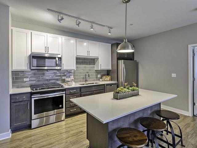 Apartment for rent in Downers Grove, Illinois