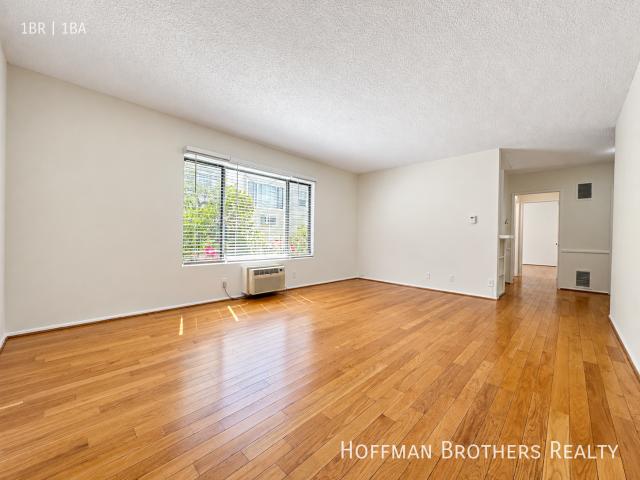 Apartment for rent in Canoga Park, California