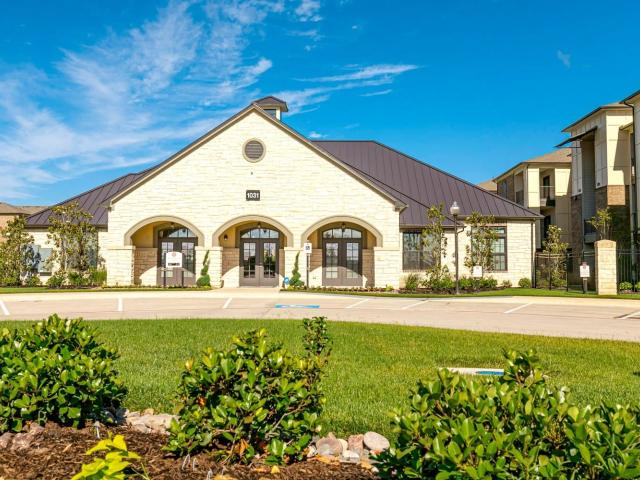 Apartment for rent in Aubrey