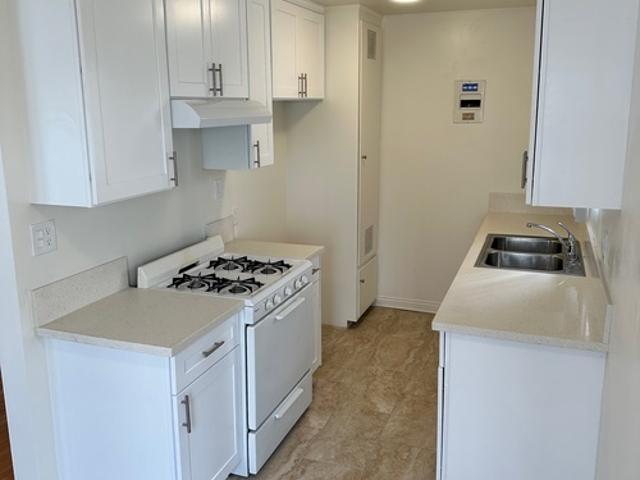 Apartment for rent in Canoga Park, California