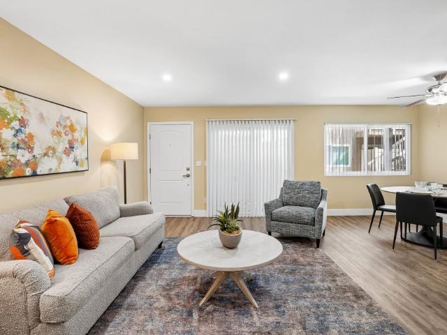 Apartment for rent in Canoga Park, California