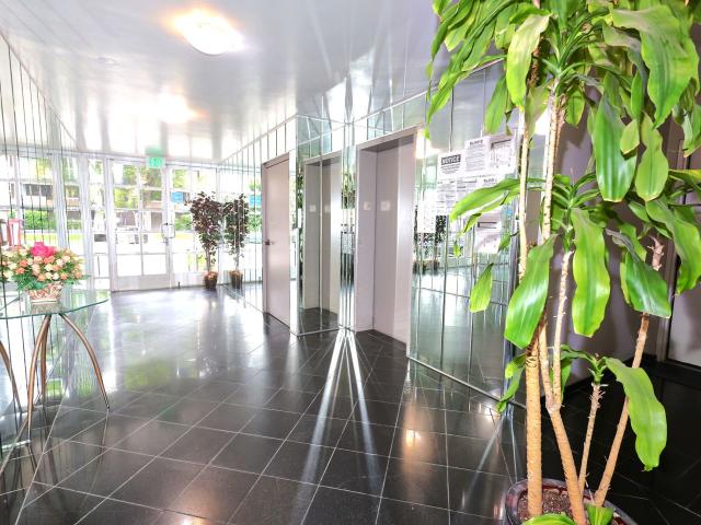 Apartment for rent in Canoga Park, California