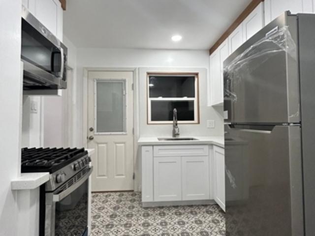 Apartment for rent in Signal Hill, California