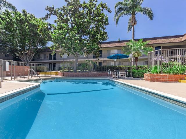 Apartment for rent in Huntington Beach, California
