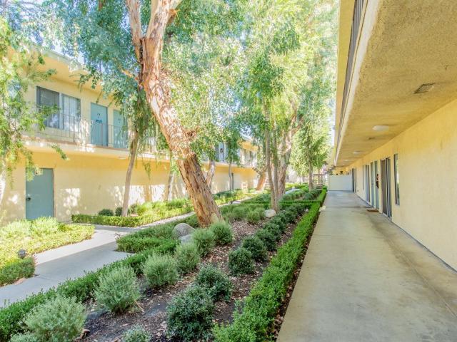 Apartment for rent in Canoga Park, California