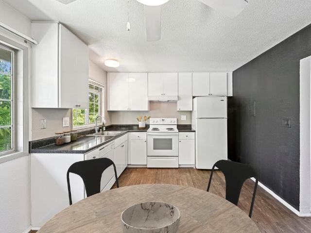 Apartment for rent in Costa Mesa, California