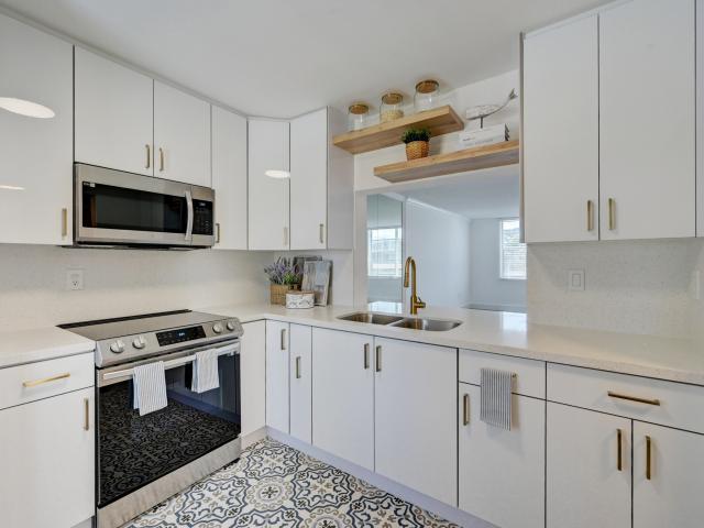 Apartment for rent in Hallandale, Florida