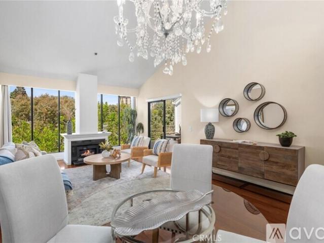 Apartment for rent in Corona Del Mar, California