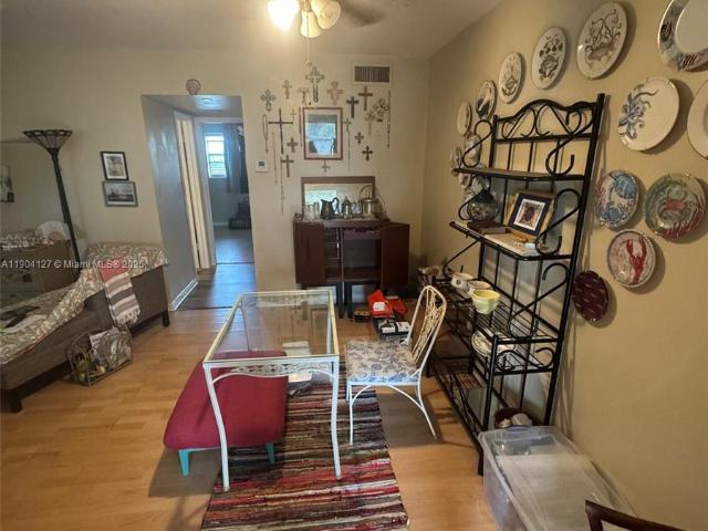 Apartment for rent in Hallandale, Florida