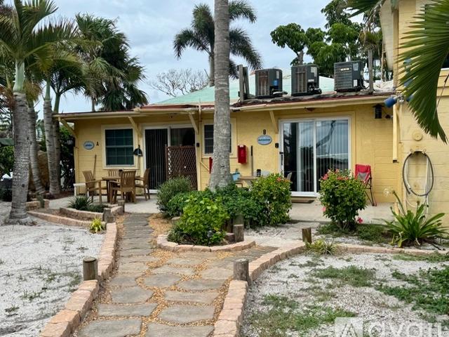 Apartment for rent in Holmes Beach, Florida