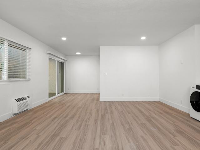 Apartment for rent in Canoga Park, California