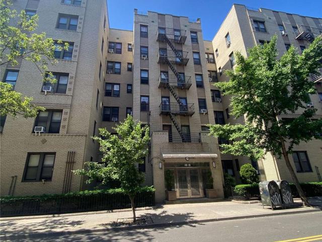 Apartment for rent in Elmhurst