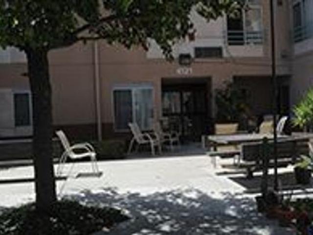 Apartment for rent in Los Alamitos, California