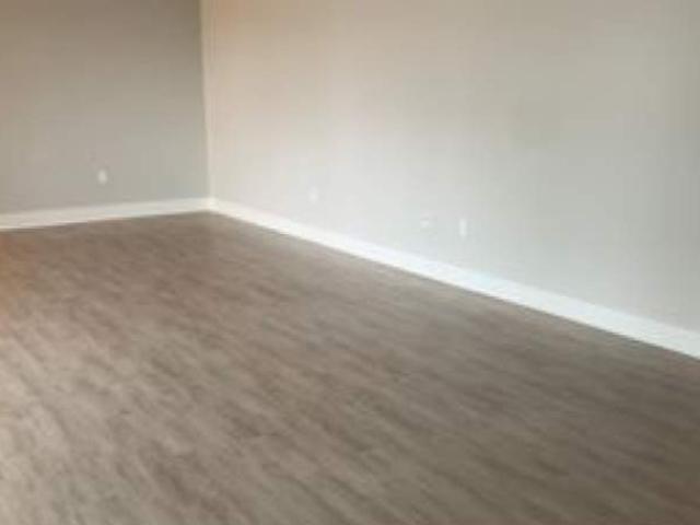 Apartment for rent in Shorewood