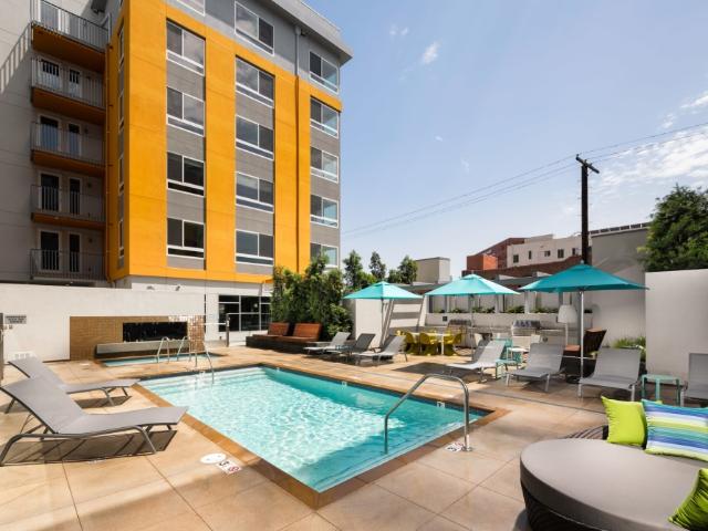 Apartment for rent in Canoga Park, California