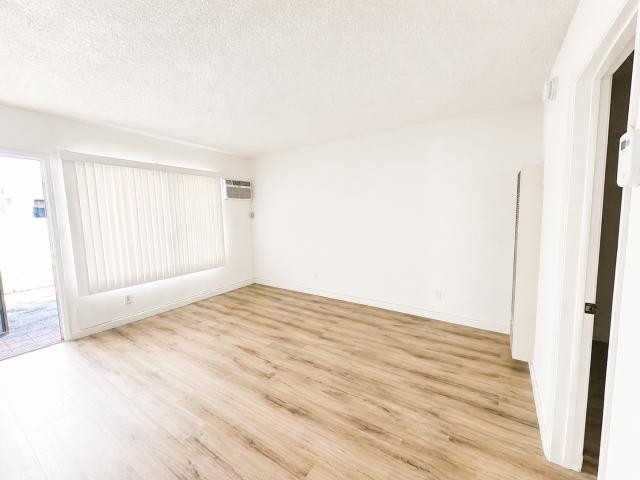 Apartment for rent in Canoga Park, California