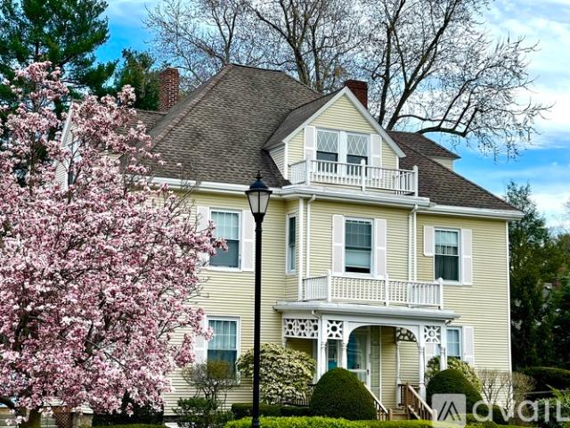 Apartment for rent in Wellesley, Massachusetts