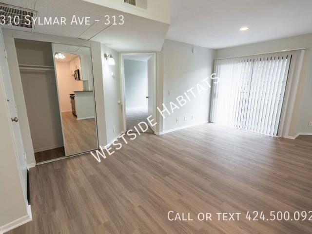 Apartment for rent in Van Nuys Neighborhood Council District, Canoga Park