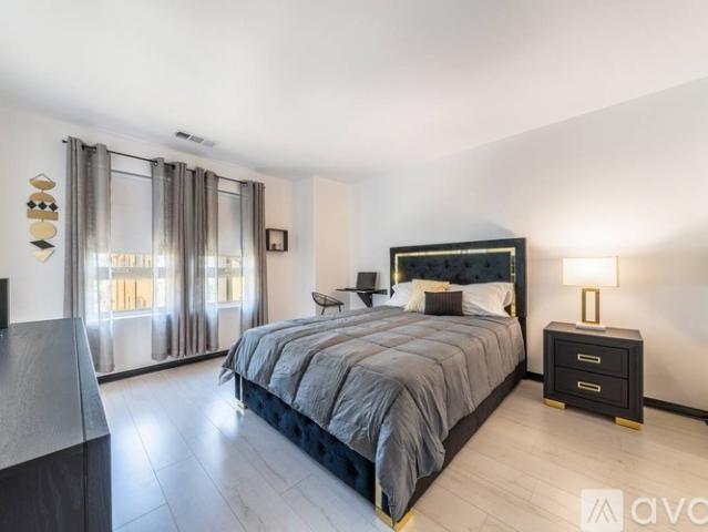 Apartment for rent in Van Nuys Neighborhood Council District, Canoga Park