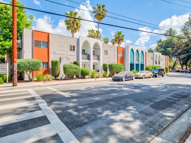 Apartment for rent in Canoga Park, California
