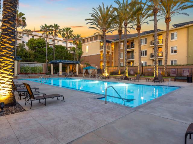 Apartment for rent in Canoga Park, California
