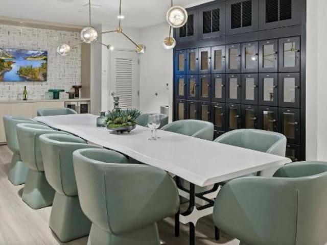 Apartment for rent in Hallandale, Florida