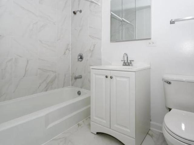 Apartment for rent in Oak Lawn