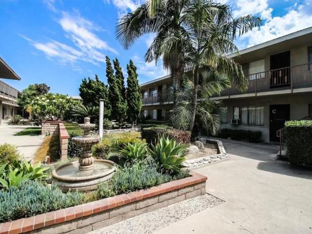 Apartment for rent in Downey, California