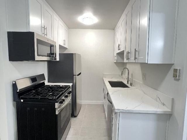 Apartment for rent in Canoga Park, California