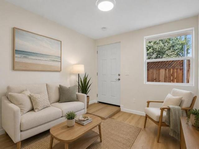 Apartment for rent in Long Beach, California